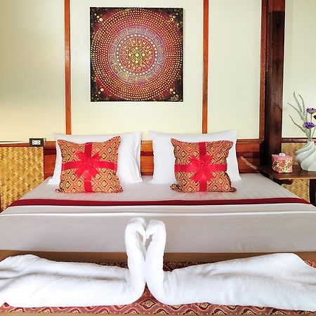 Phuphaya Seaview Resort - Adult Only Islas Phi Phi Exterior foto
