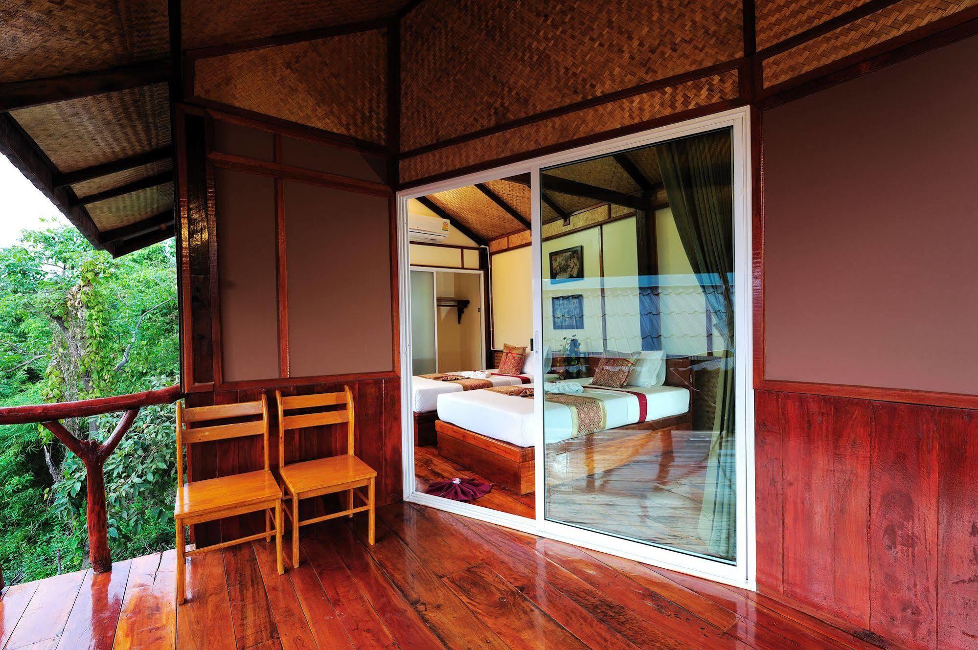 Phuphaya Seaview Resort - Adult Only Islas Phi Phi Exterior foto