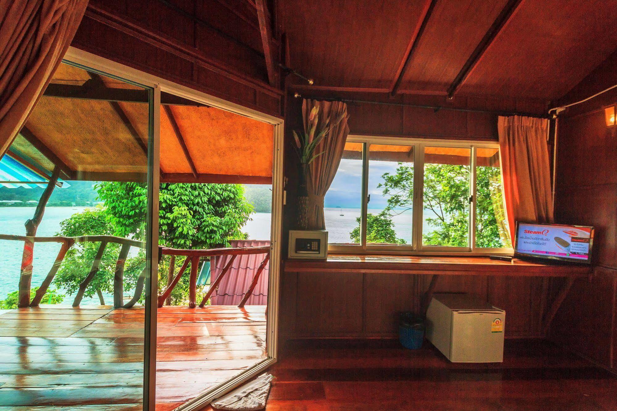 Phuphaya Seaview Resort - Adult Only Islas Phi Phi Exterior foto